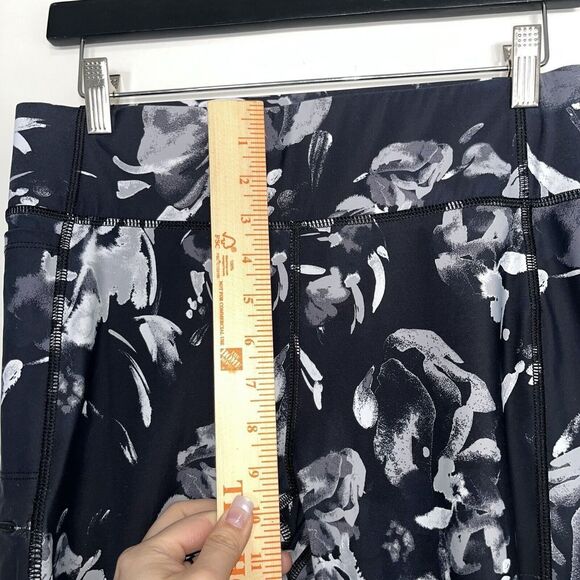 Lole women's Capri leggings medium side zipper pocket abstract Black Gray White - Picture 6 of 9